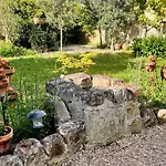 Дом отдыха Abbaye - Maison Entiere - Jardin - Jacuzzi Фонтевро-Л'Абе